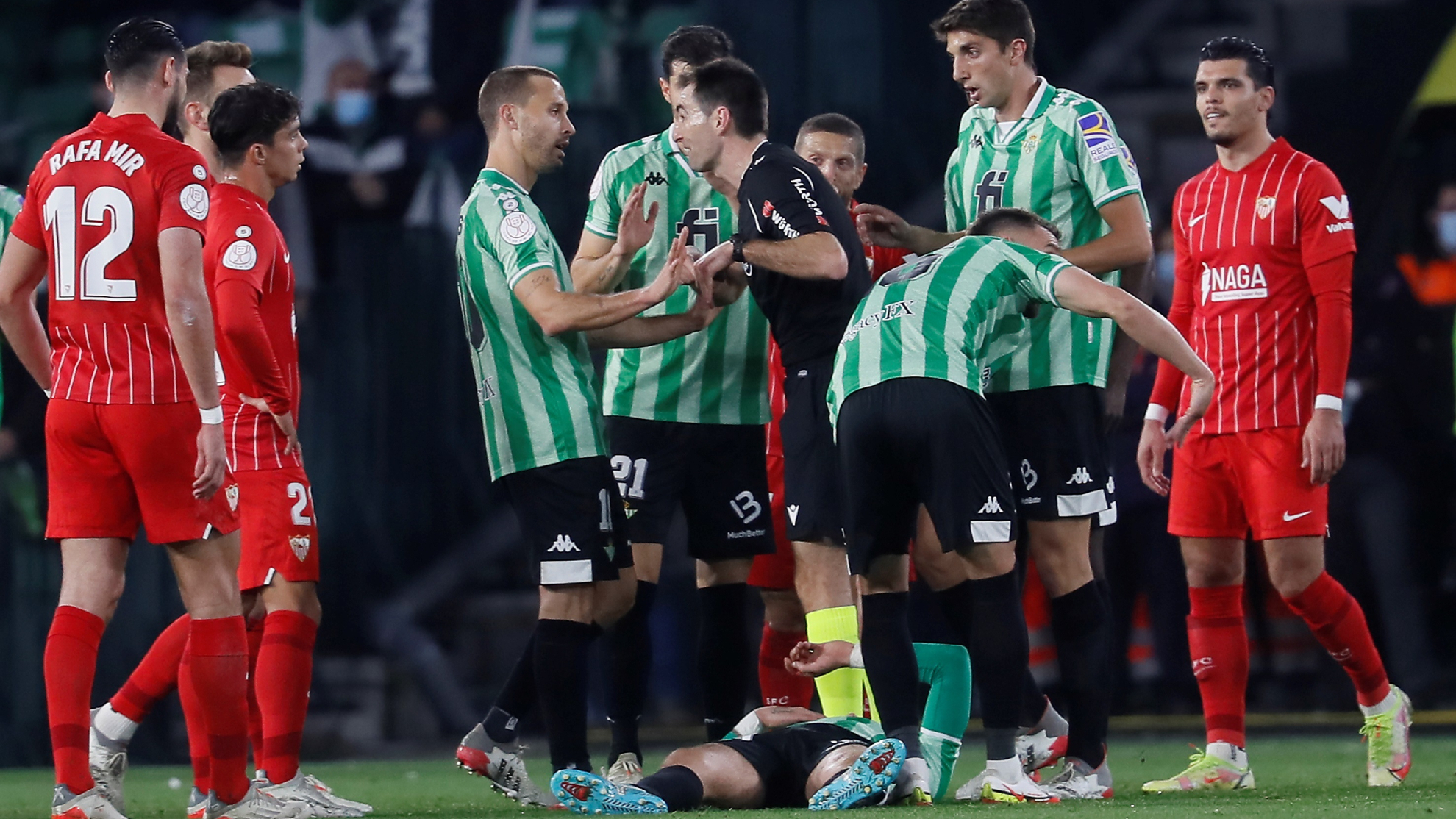 Soi kèo Real Betis vs Sevilla, 02h00 ngày 29/04 - Vòng 33 La Liga